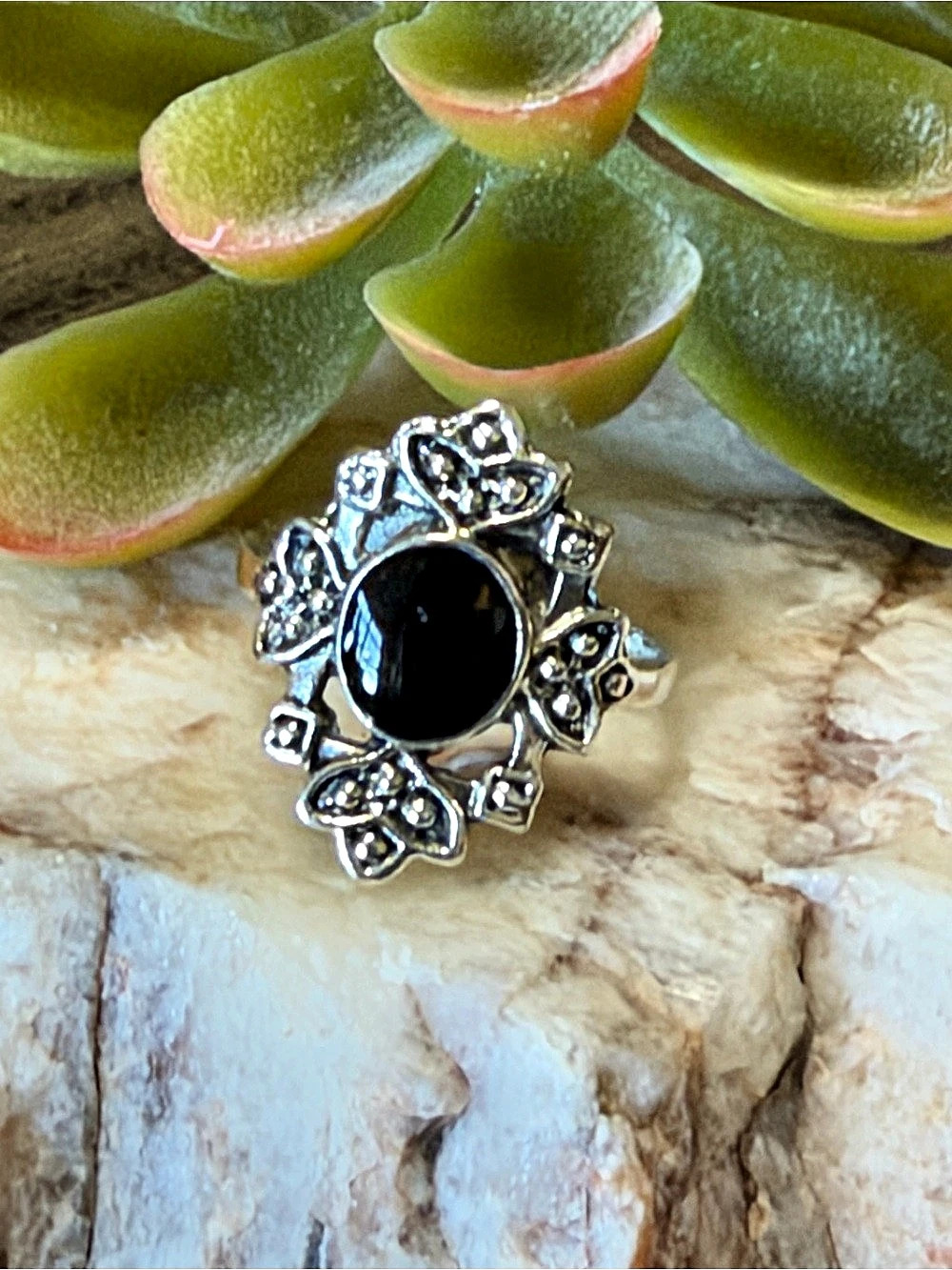 Ornate Black Stone Brooch ring size 6